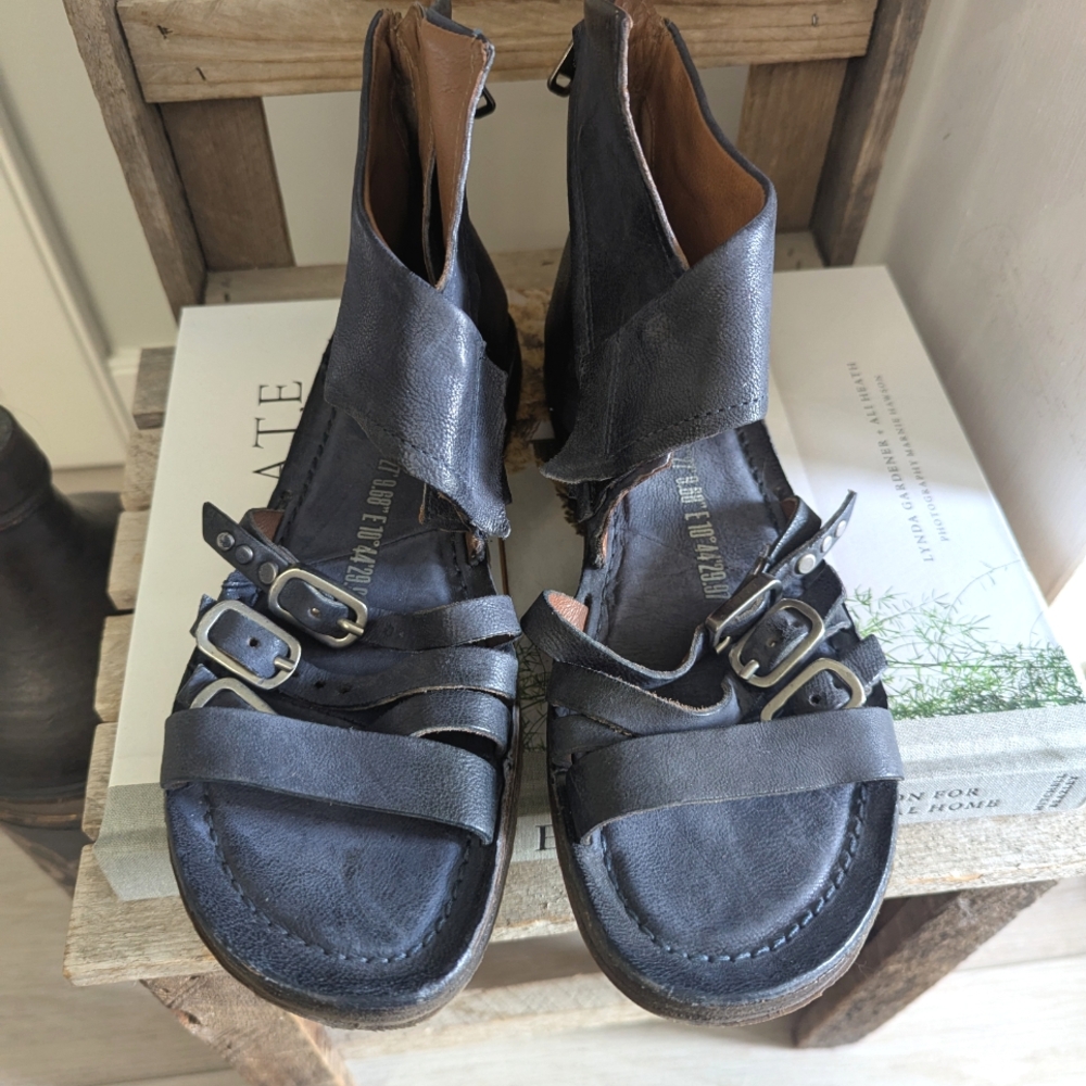 A.S.98 Leather Sandals with Gladiator-Inspired Straps